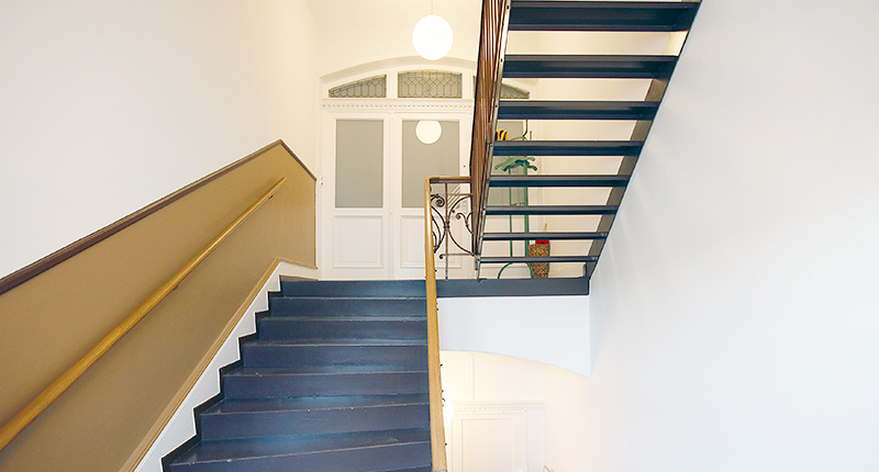 Bild eines Treppenhauses in einem Mehrfamilienhaus